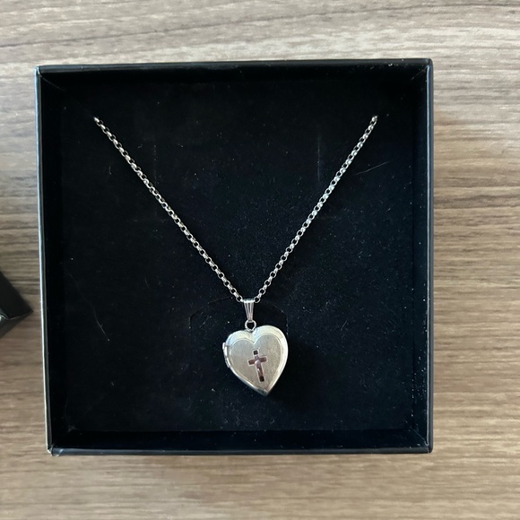 Griffins Jewelers Jewelry - Silver Heart Pendant Necklace